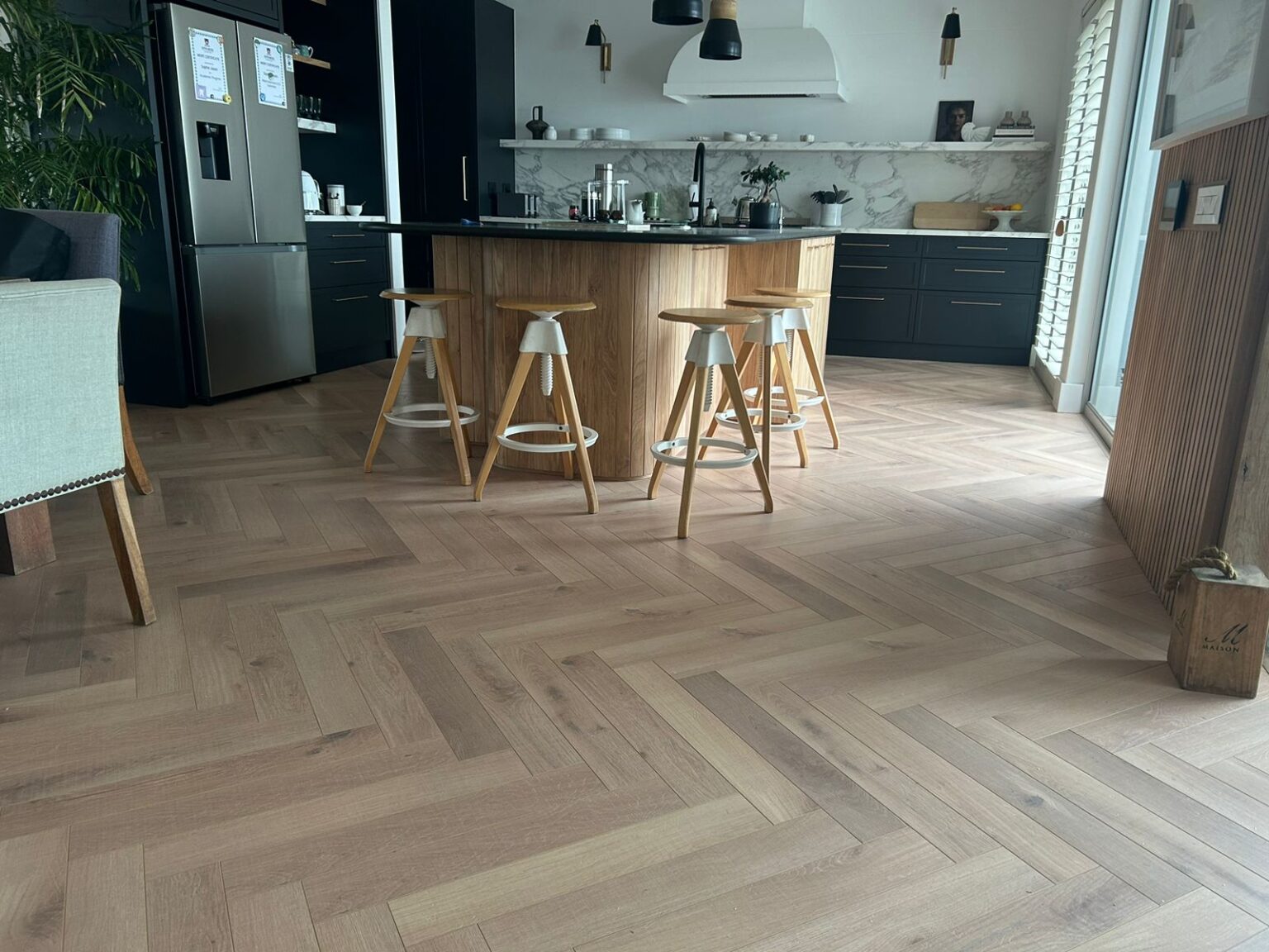 Sun Bleached-Oak-Laminated Flooring by PasiFlooring
