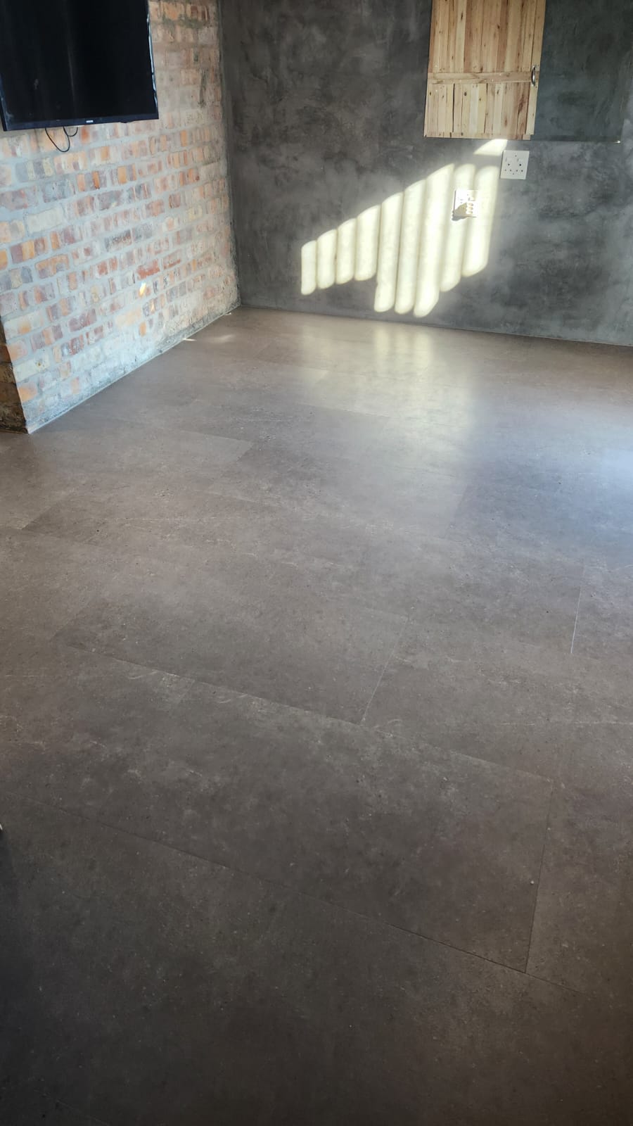 FINCRETE - Micro Bevel - Coral Surface Finish 3.279m²/box